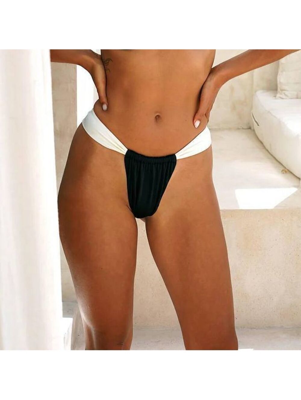 Hard Swimwear Women’s bikini bottoms Size L Black/White Solid Stretch